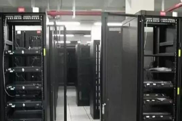 引起機(jī)房電氣火災(zāi)的原因及預(yù)防措施 引起機(jī)房電氣火災(zāi)的原因及預(yù)防措施