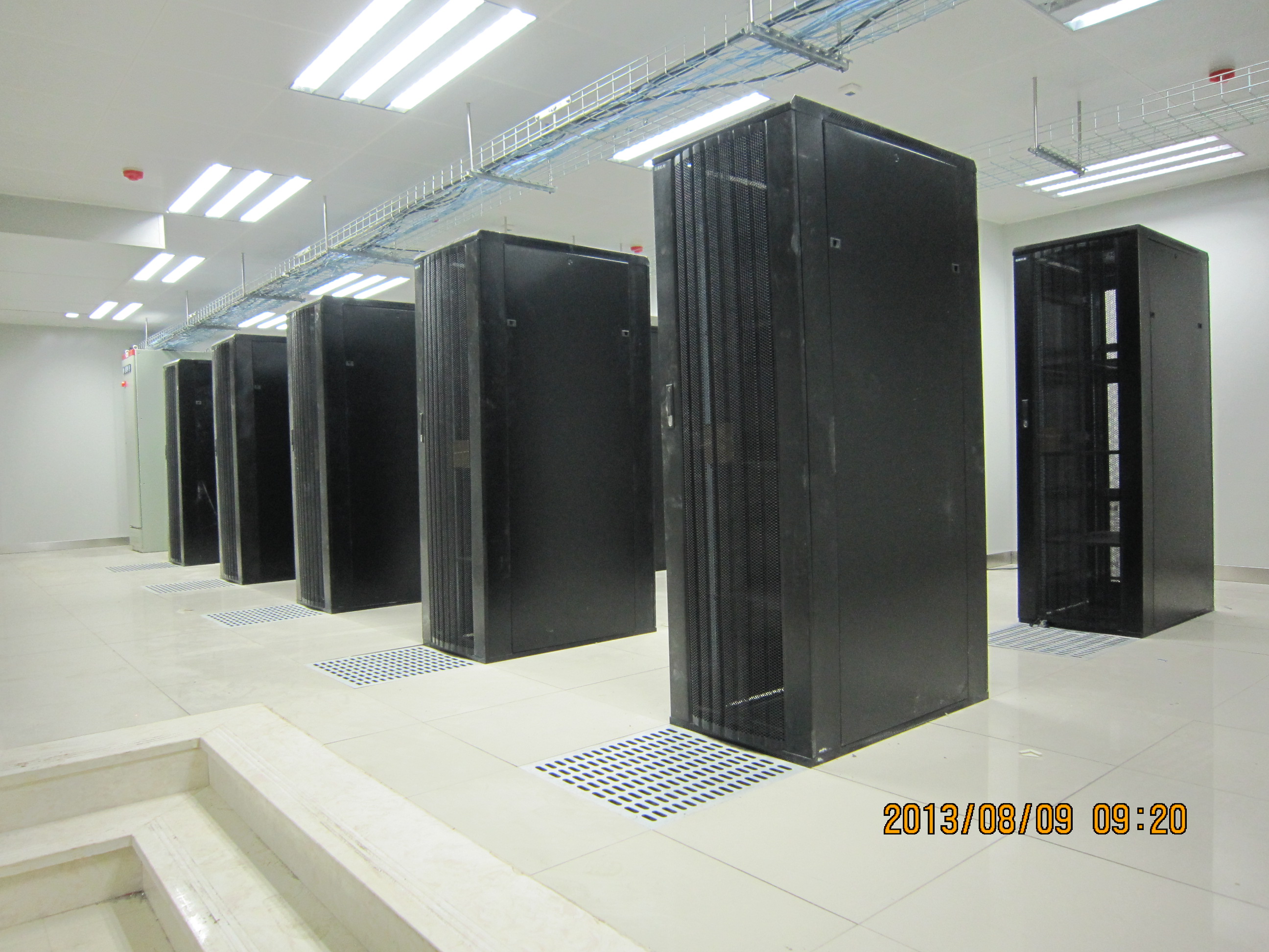 模塊化數(shù)據(jù)機(jī)房具備的五大優(yōu)勢(shì) 模塊化數(shù)據(jù)機(jī)房具備的五大優(yōu)勢(shì)