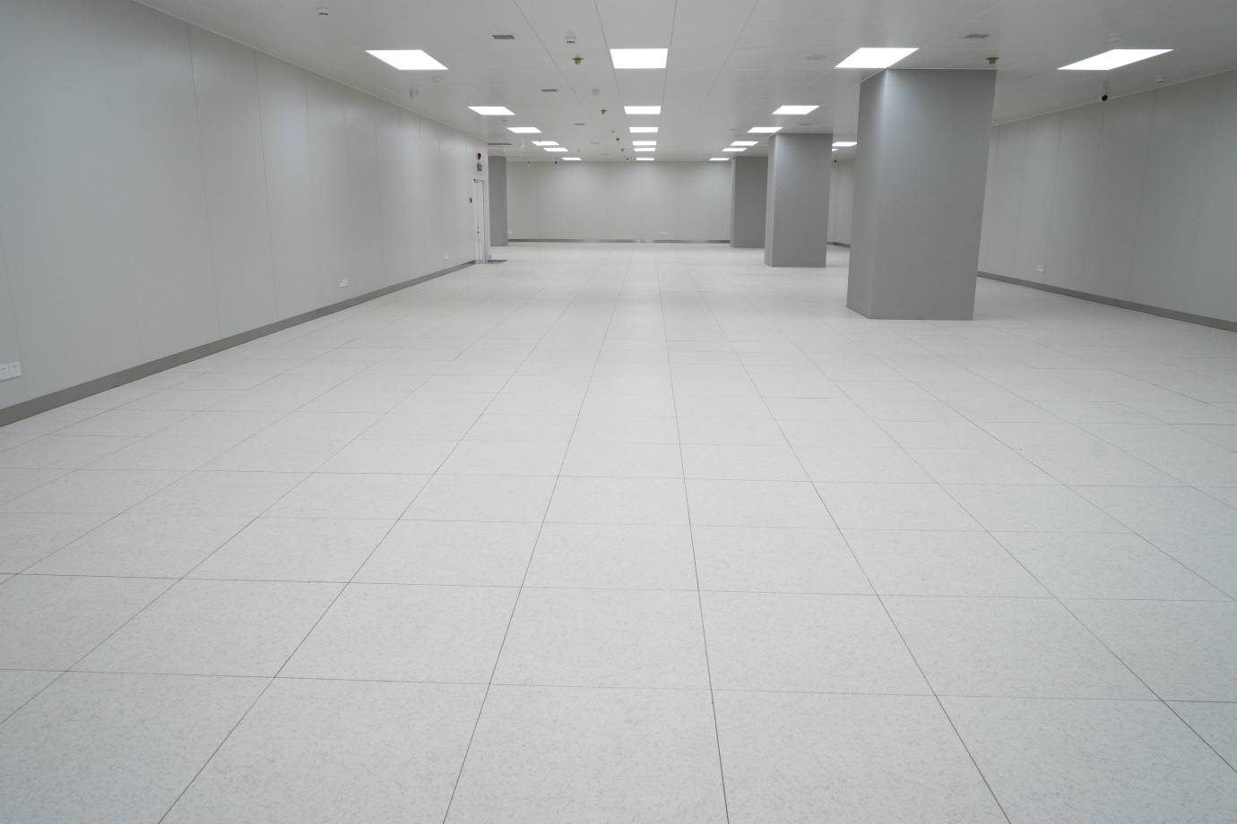 機(jī)房防靜電地板的分類及用途 機(jī)房防靜電地板的分類及用途