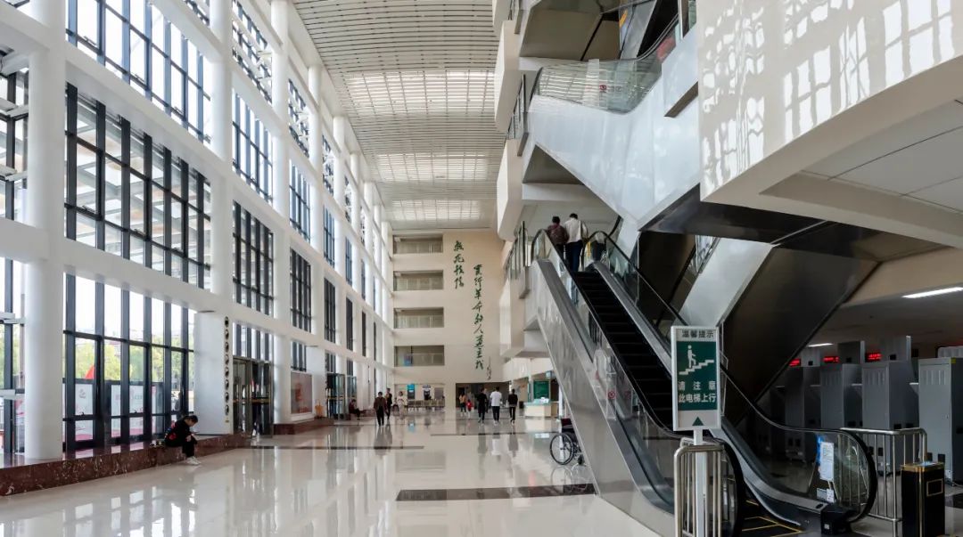 提高就醫(yī)流線效率的醫(yī)院建筑內外交通系統(tǒng)是這樣設計的 提高就醫(yī)流線效率的醫(yī)院建筑內外交通系統(tǒng)是這樣設計的